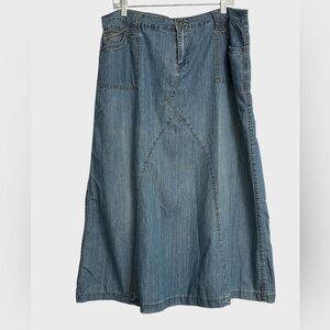 Dressbarn Blue Denim A-Line Midi Skirt Size 16 Curved Seam Detail Boho Western